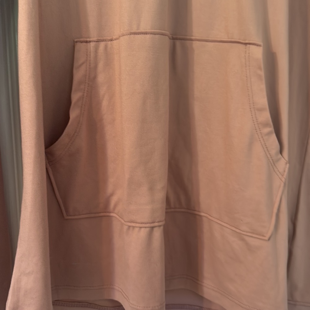 Marika work out hoodie top, size XL - Picture 4 of 7